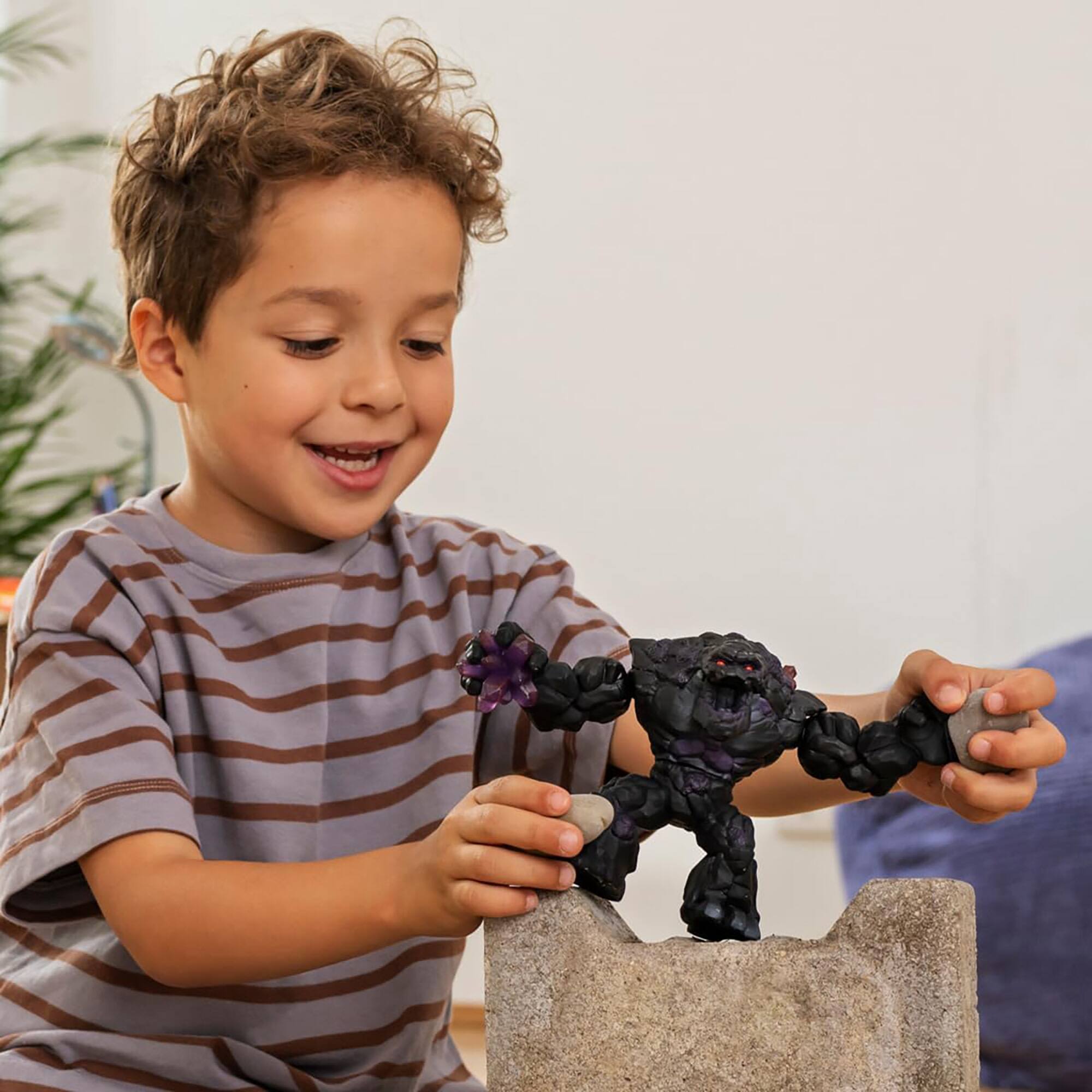 Schleich® Eldrador Creatures Shadow Stone Monster Action Figure